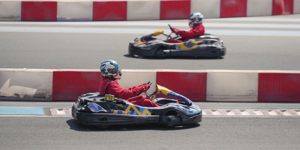 Karting em Albufeira: Emoção e Diversão no Algarve